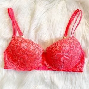 NWOT VS PINK LIGHTLY LINED DEMI BRA 36C